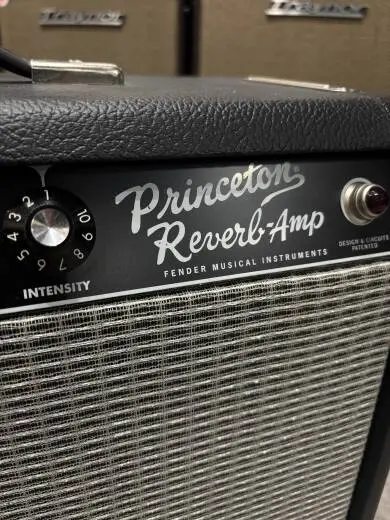 Fender - 217-2000-000 2